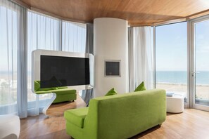 Minibar, caja de seguridad en la habitación y sistema de insonorización 