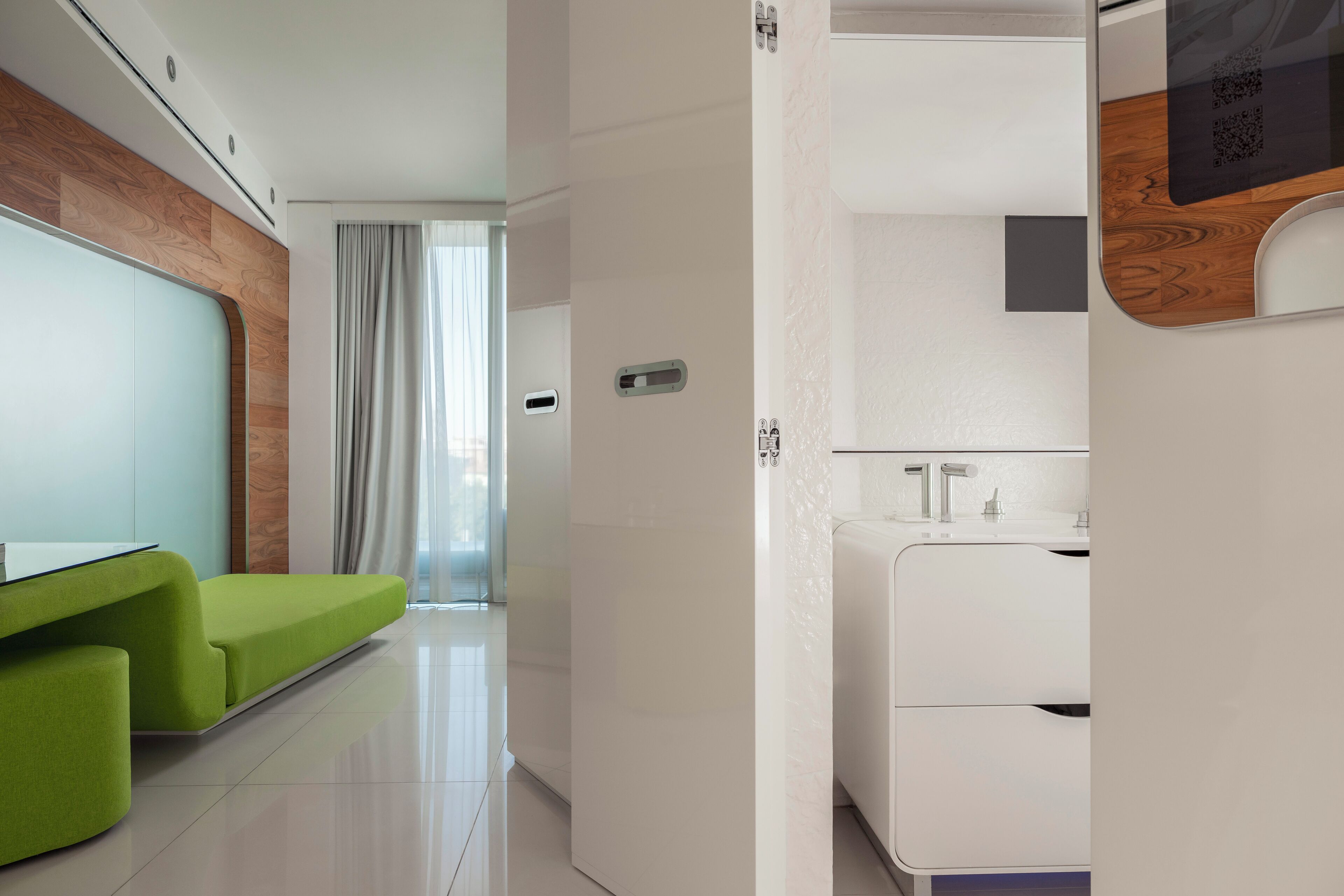 Photo - i-Suite Hotel