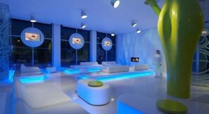 Cocktail bar