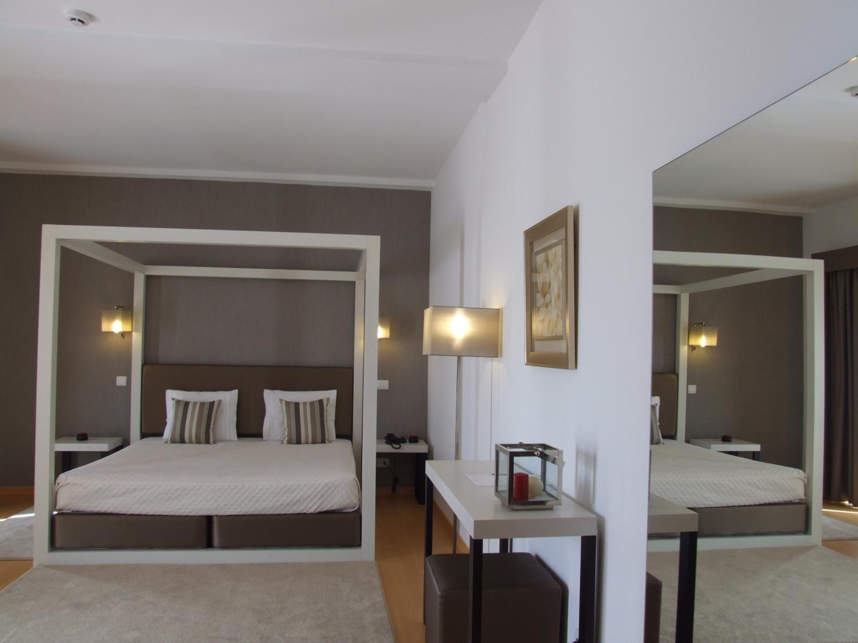 1 bedroom, desk, soundproofing, iron/ironing board