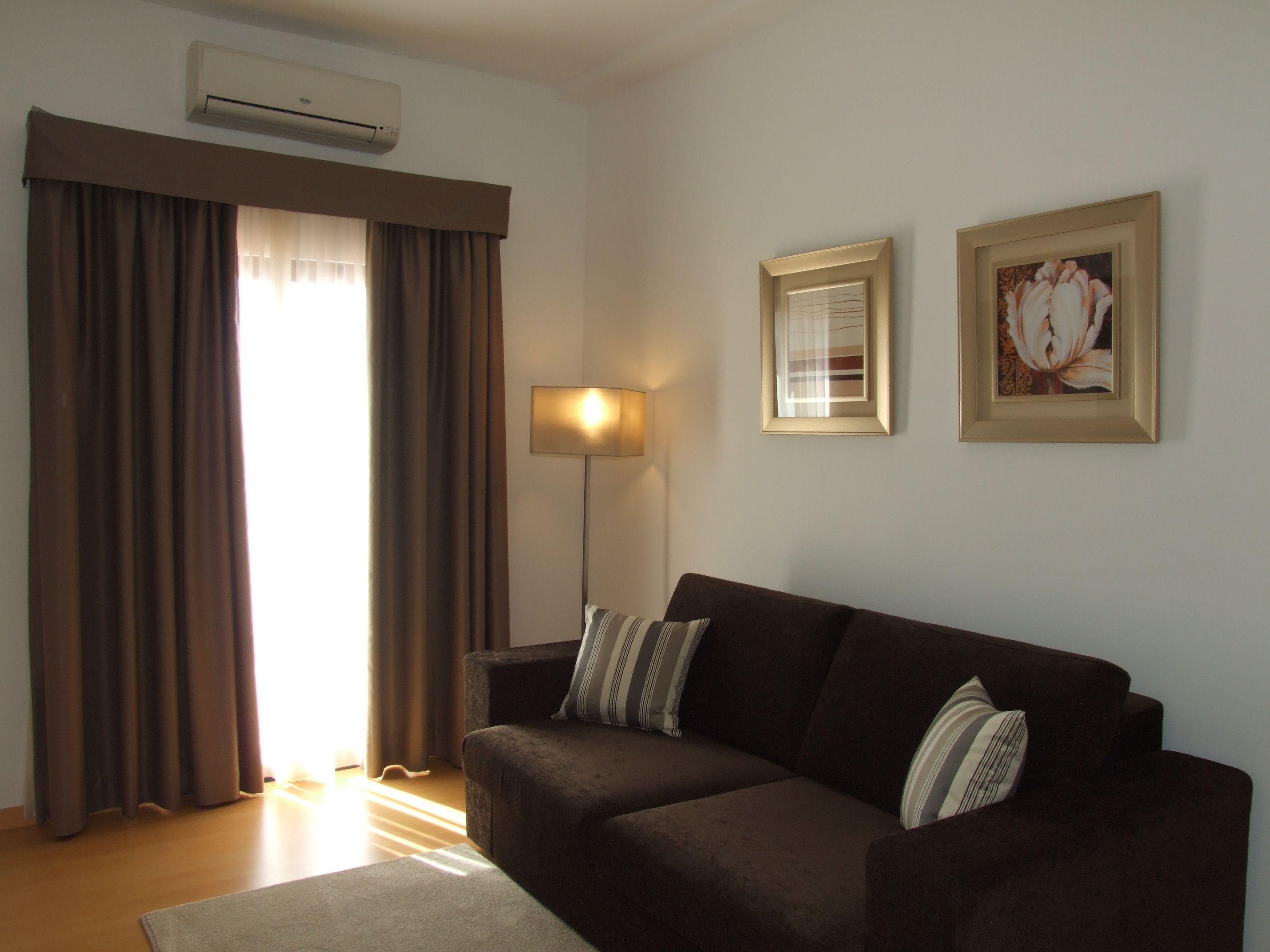 suite, balcony | living area | 32-inch flat-screen tv with cable channels, tv