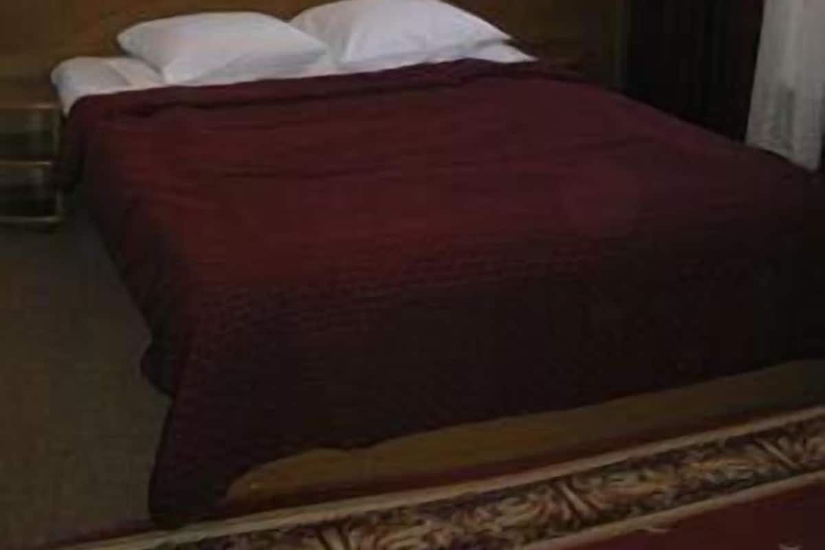 Minibar, in-room safe, iron/ironing board, rollaway beds