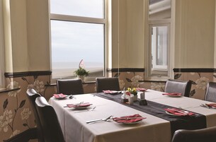 Se sirven desayunos y cenas, con vista al mar 