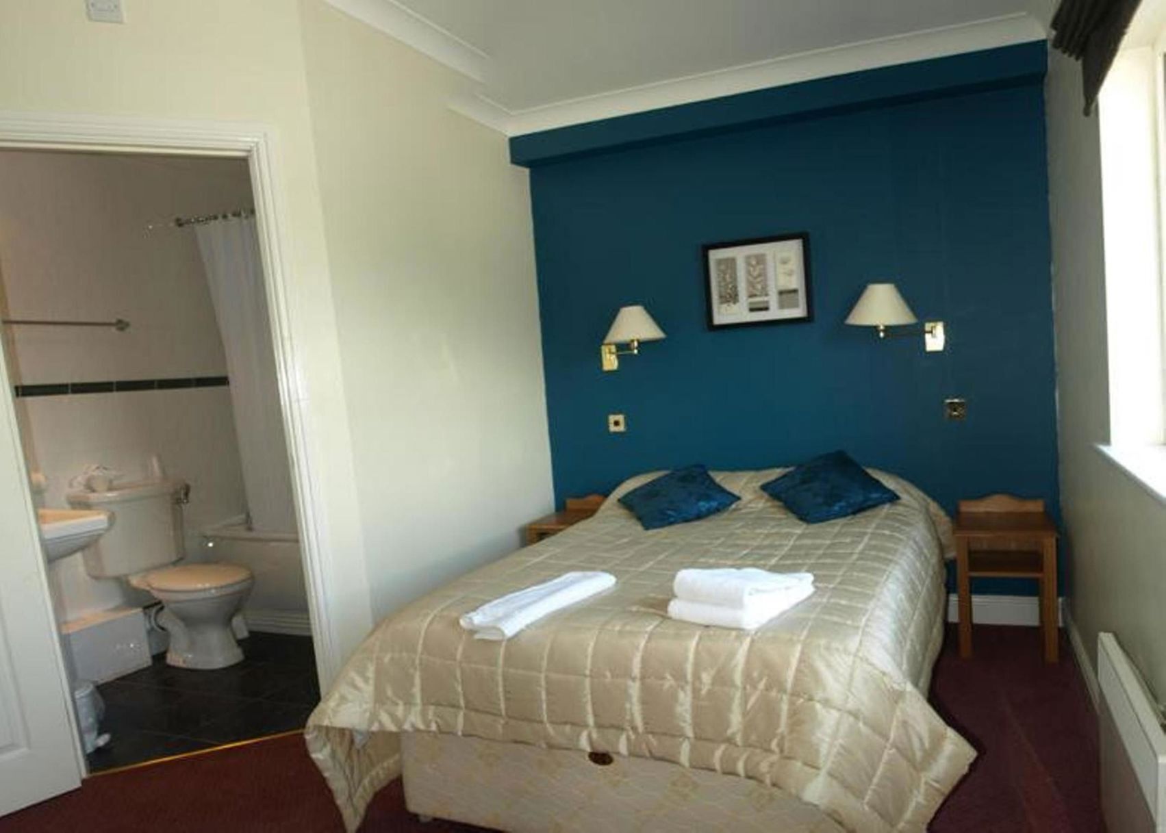 Premium bedding, individually decorated, individually furnished, desk