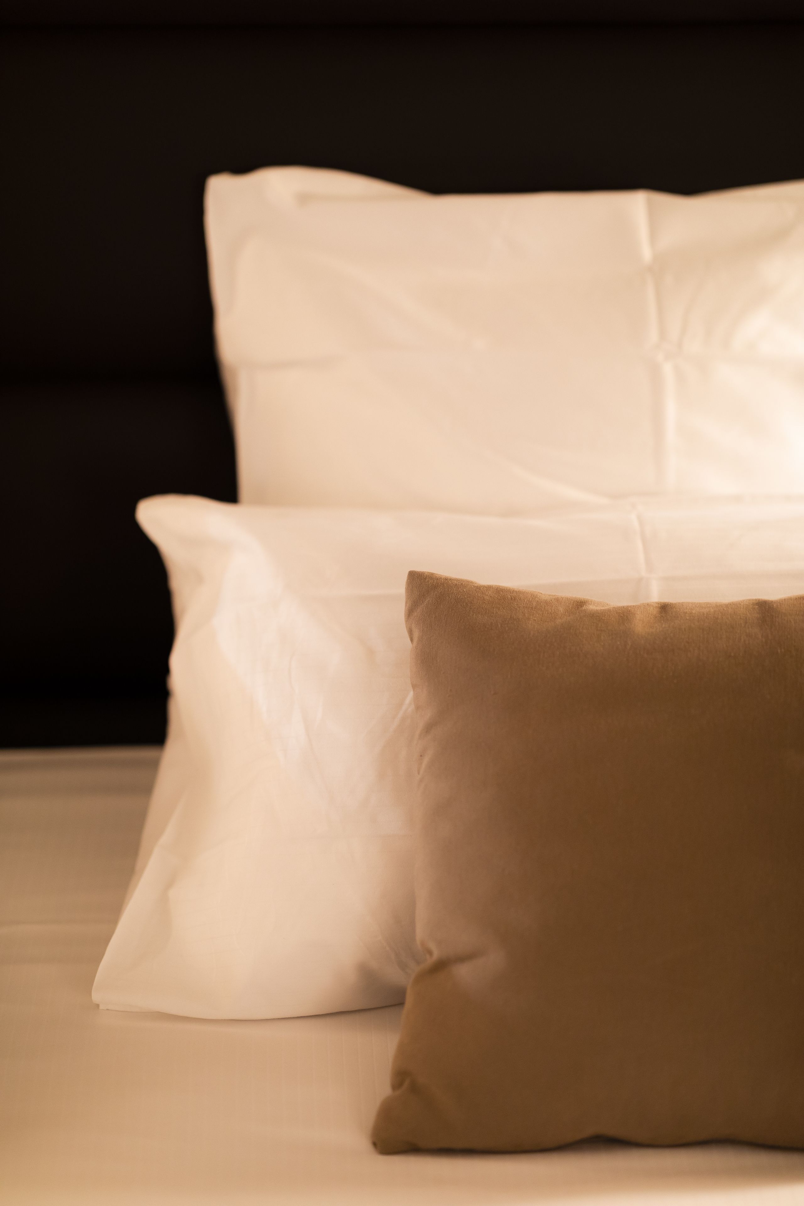 premium bedding, minibar, desk, soundproofing