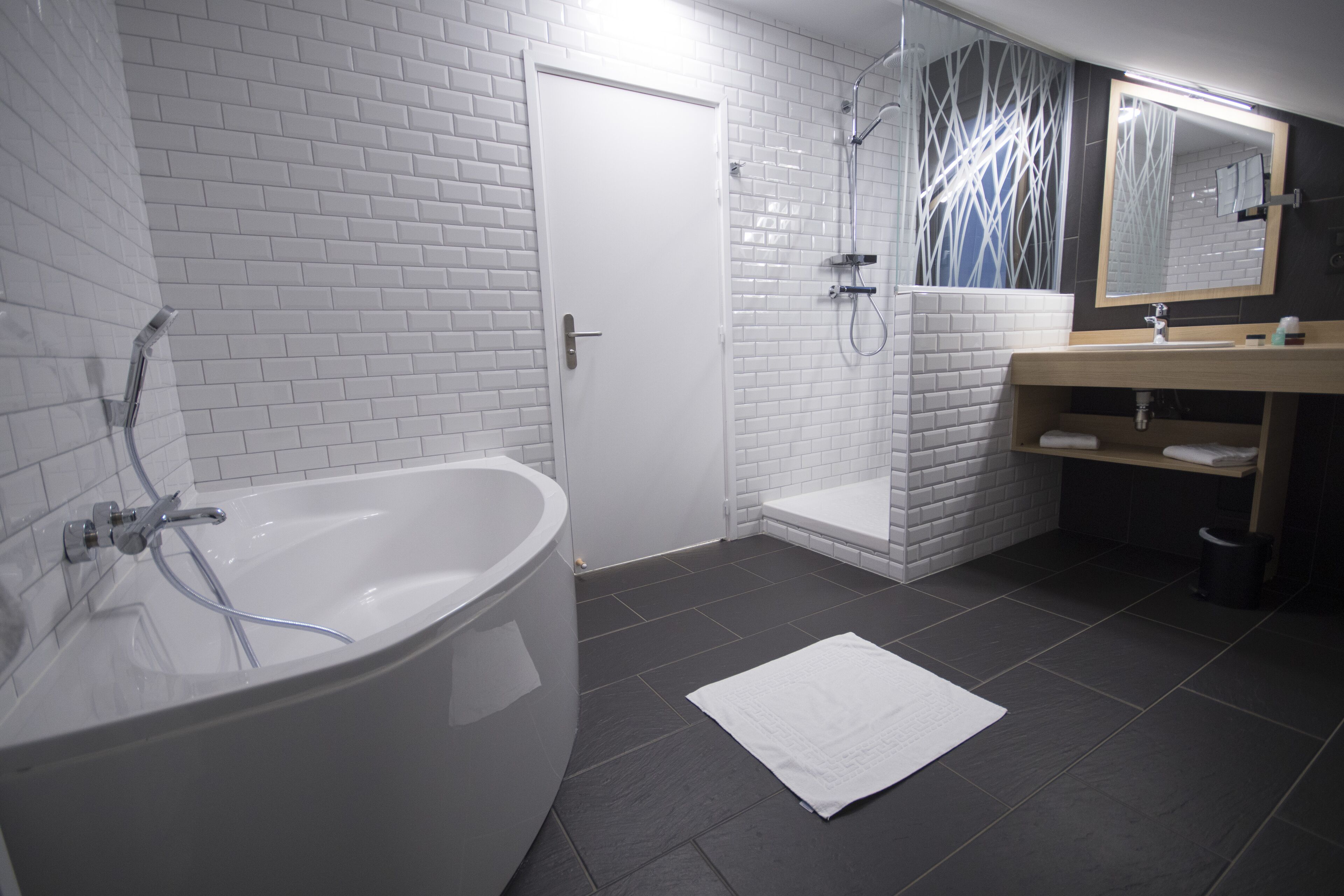 family quadruple room | bathroom | bathtub, hair dryer, towels