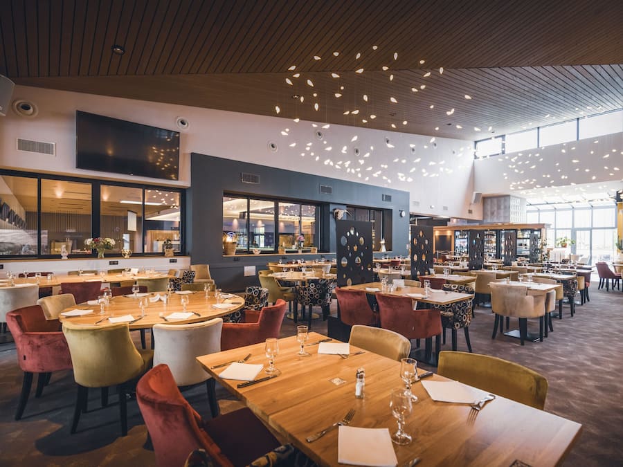 Lunch and dinner served, French cuisine