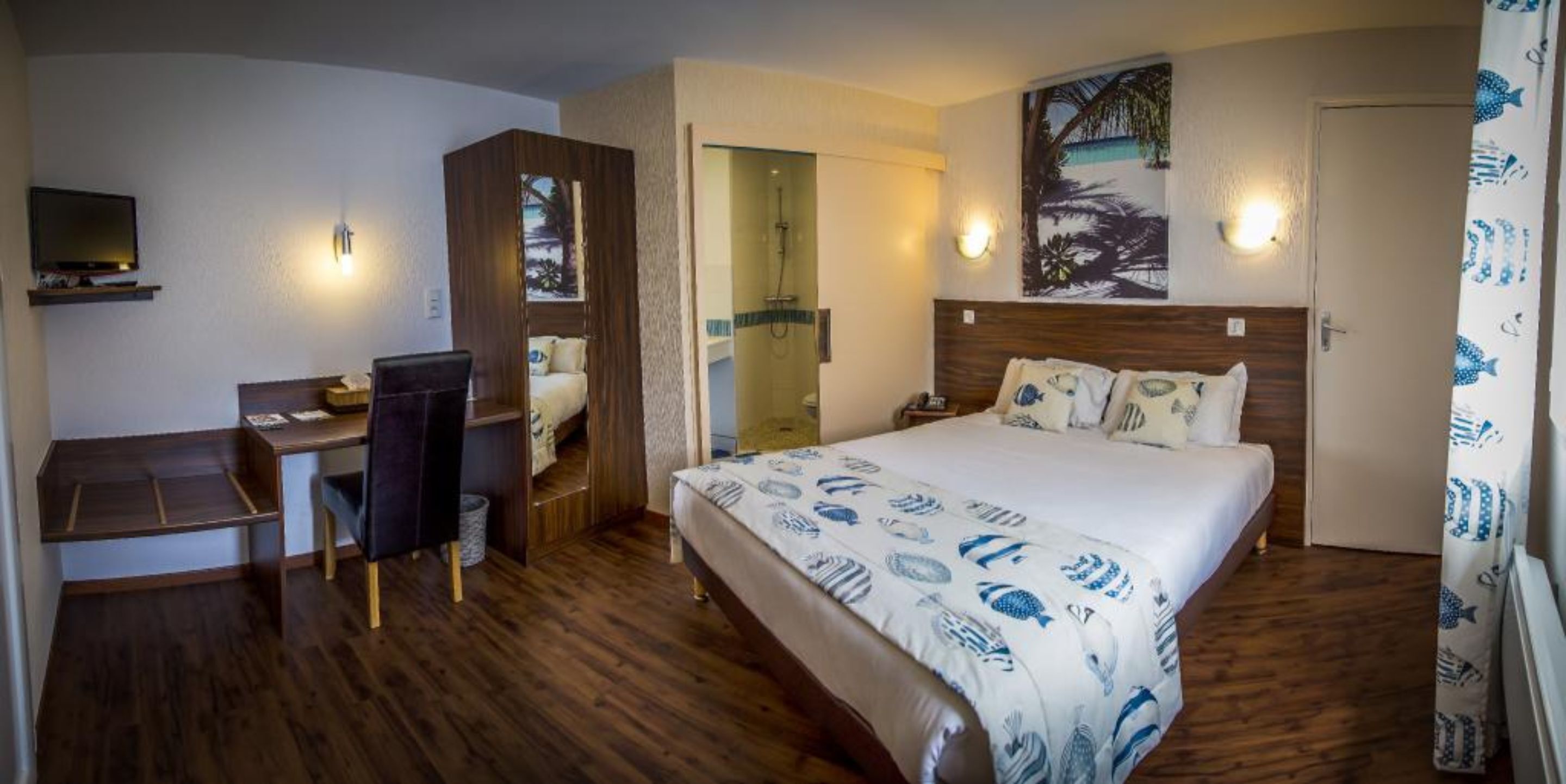 Soundproofing, free WiFi, bed sheets