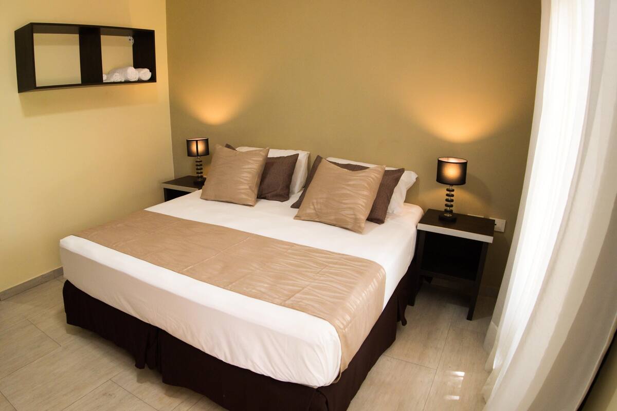 In-room safe, cribs (free), bed sheets