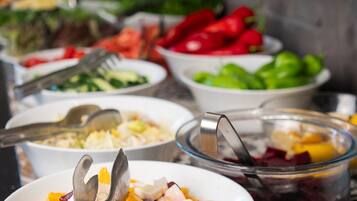 Free daily continental breakfast