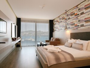 Premium bedding, free minibar, in-room safe, blackout drapes - Costa Farilya Special Class Hotel Bodrum - Special Class (Bodrum)