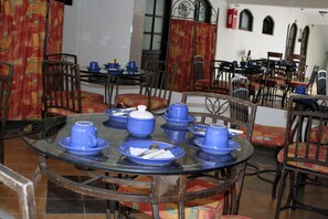 Breakfast area - Hostal Patrimonio - Sucre (Sucre)