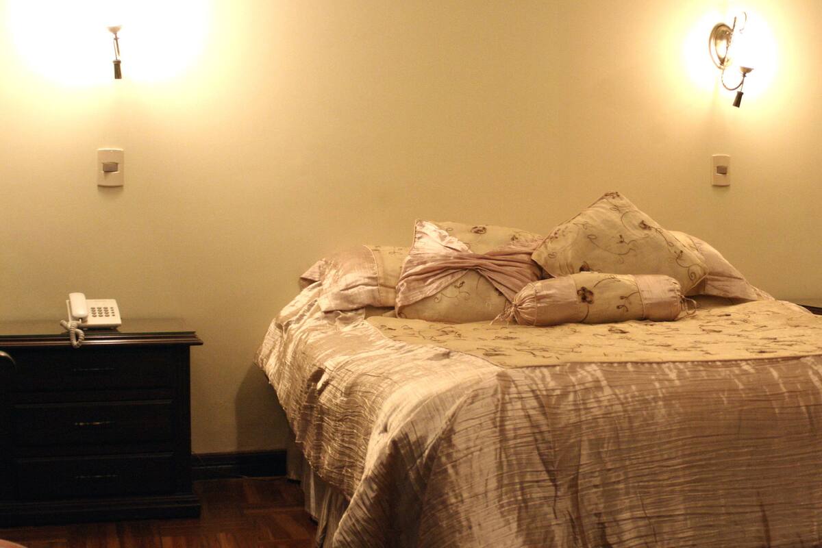 Chambre simple | Minibar, coffre-fort, accès au Wi-Fi (inclus)