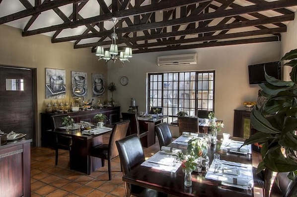 Breakfast area