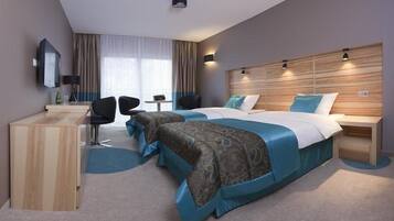 Chambre Supérieure | Minibar, coffres-forts dans les chambres, ameublement personnalisé