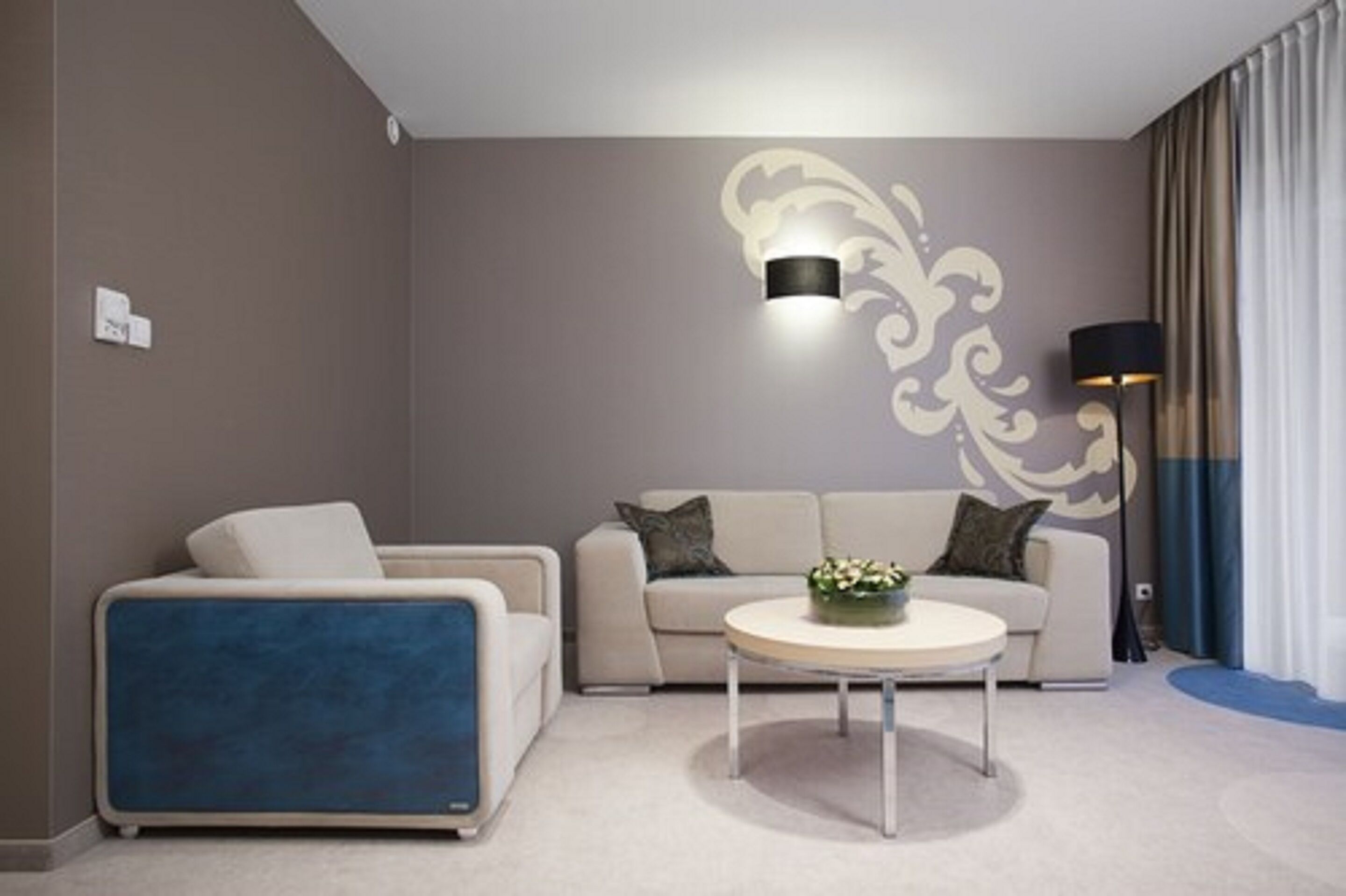 deluxe room | living room | 32-inch lcd tv with digital channels, tv