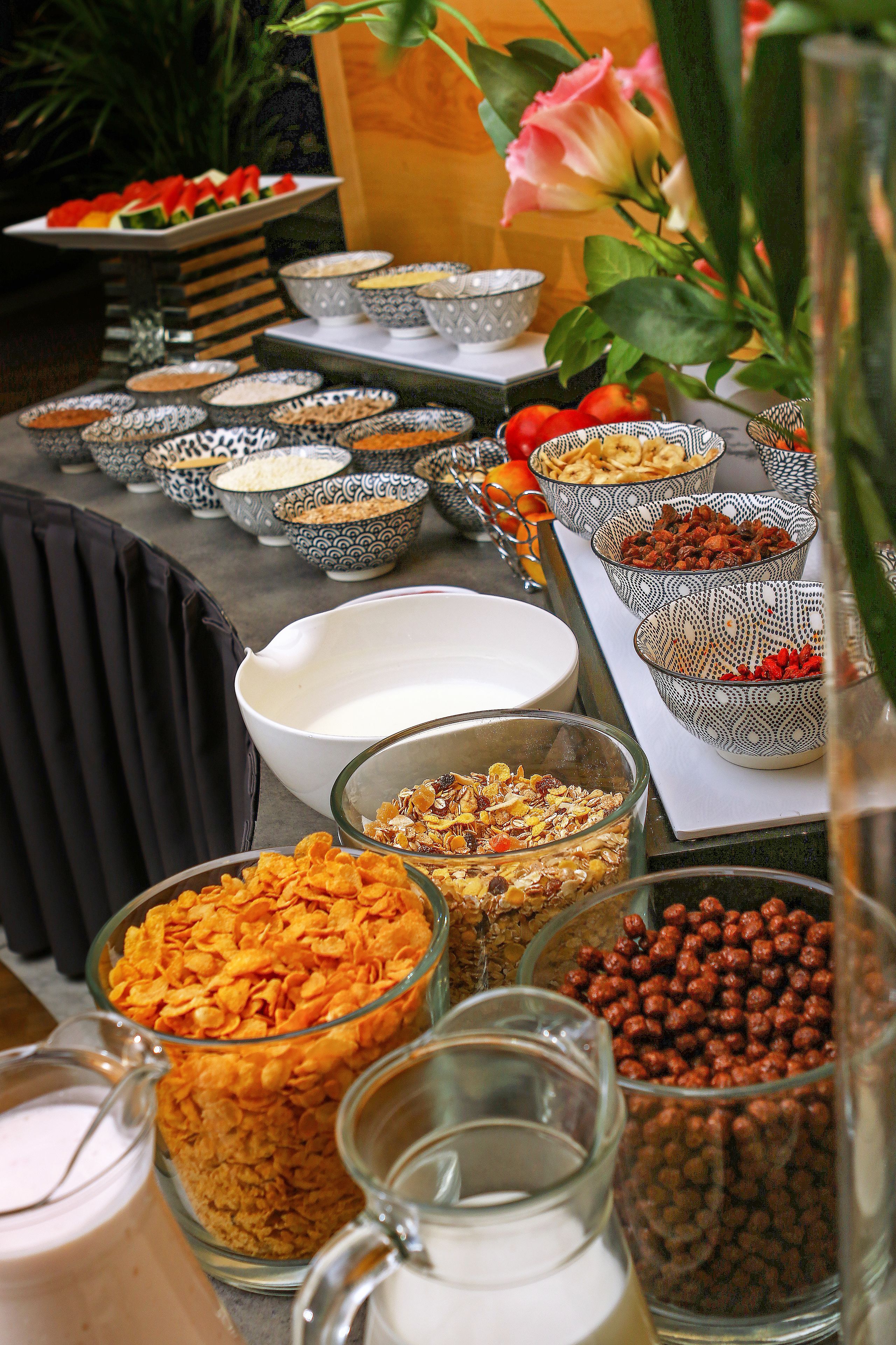 daily buffet breakfast (pln 65.00 per person)