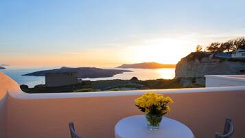 Junior Suite with Caldera View | 阳台