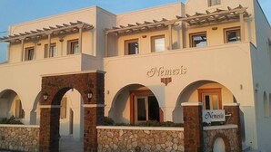 المنشأة من الخارج