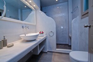 Suite with Caldera View | Badezimmer