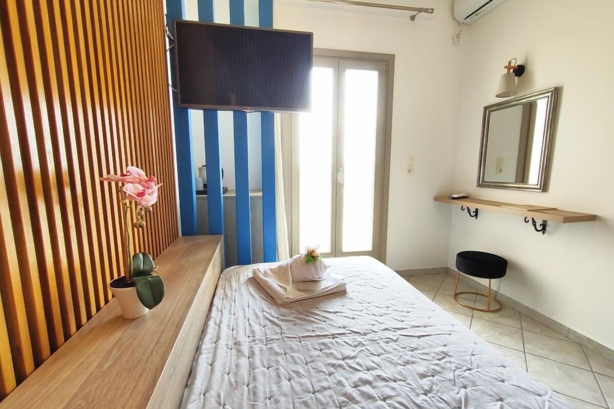 In-room safe, desk, blackout curtains, soundproofing