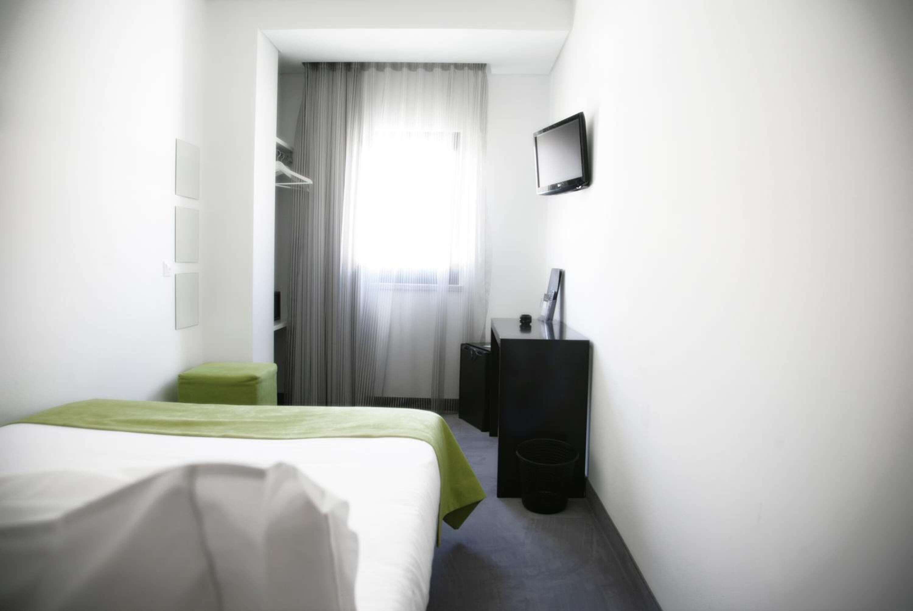 minibar, in-room safe, free wifi