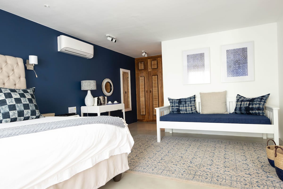 Superior driepersoonskamer | Luxe beddengoed, een kluis op de kamer, gratis wifi