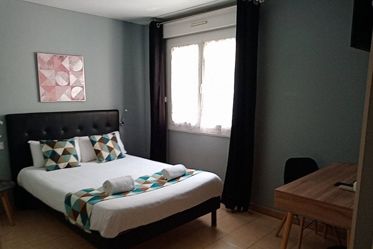 Family Room with Air Conditioning | Premium bedding, desk, blackout drapes, iron/ironing board (on request)