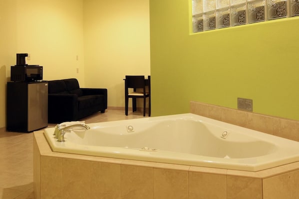 套房, 无烟房, 按摩浴缸 | 按摩浴缸