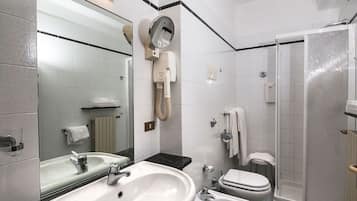 Shower, free toiletries, hair dryer, bidet