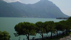 View from property - Hotel Moderno (Lovere)