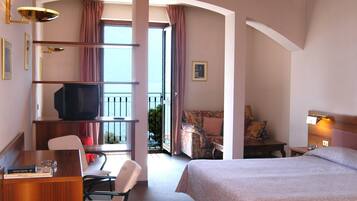 Coffres-forts dans les chambres, bureau, Wi-Fi, draps fournis