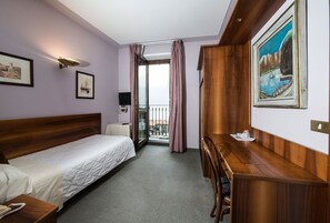 Caixa forta a l'habitació, escriptori, wifi i roba de llit 