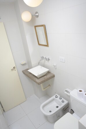 Bagno | Doccia, bidet, asciugamani