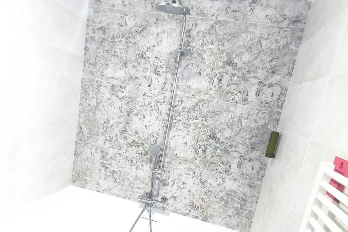 Deluxe Room, Hot Tub, River View | Desk, laptop workspace, soundproofing, iron/ironing board