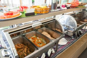 Daily cooked-to-order breakfast (MYR 15 per person) - The LimeTree Hotel (Kuching)