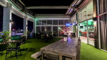 Bar lounge