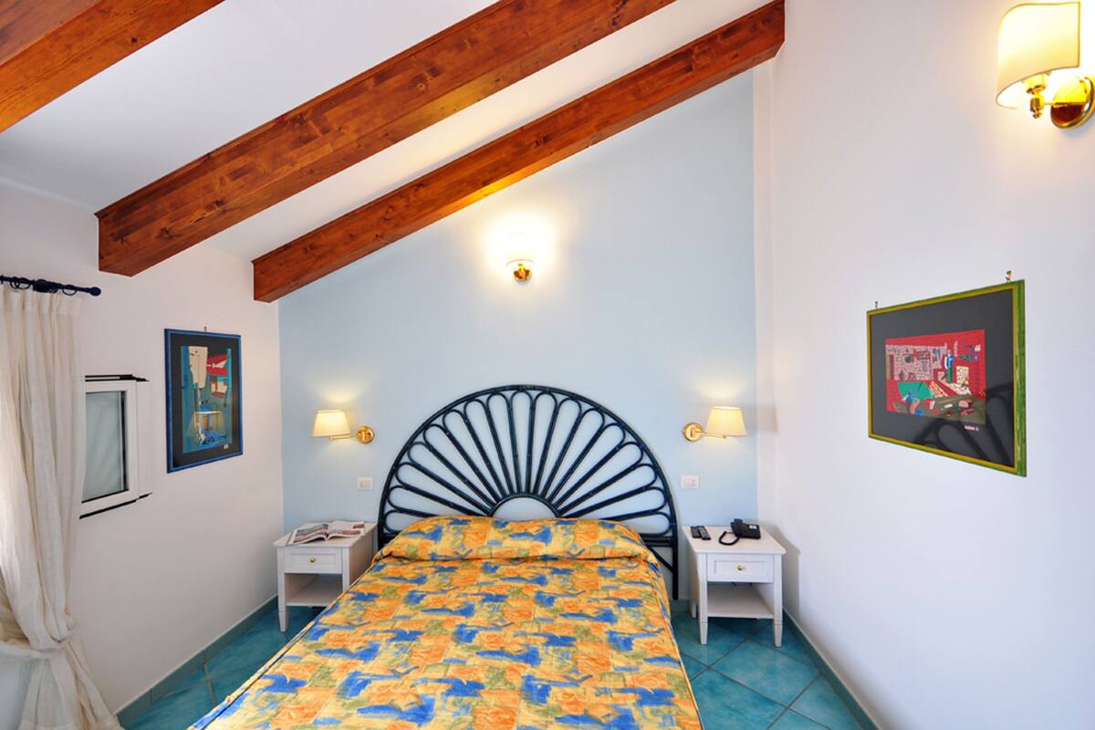 Premium bedding, memory foam beds, minibar