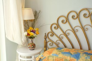 Double Room, Balcony, Sea View (Aurora) | Room amenity - Villa Maria Luigia (Amalfi)