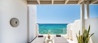 Blue Waves Suites & Apartments To Kyma