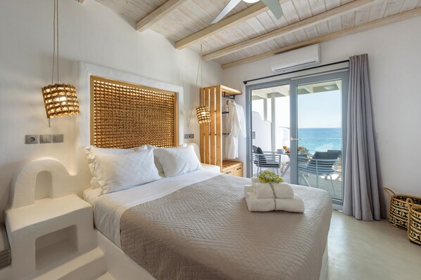 Studio suite, uitzicht op zee | Luxe beddengoed, pillowtop-bedden, een kluis op de kamer