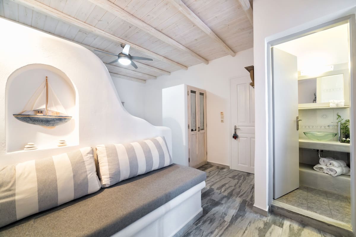 studio suite, partial sea view | 1 bedroom, premium bedding, pillow-top beds, in-room safe