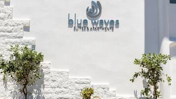 Fachada de la propiedad