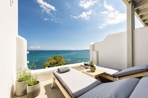 Studio Suite, Sea View | Balcony - Blue Waves Suites & Apartments To Kyma (Paros)