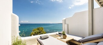 Blue Waves Suites & Apartments To Kyma