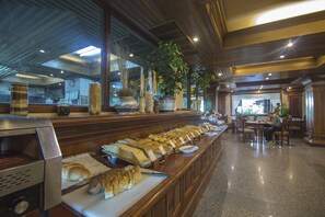 Daily continental breakfast for a fee - Angkor Era Hotel (Siem Reap)