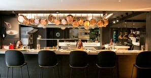 2 restaurants; lunch and dinner served - Ohla Barcelona (Barcelona)