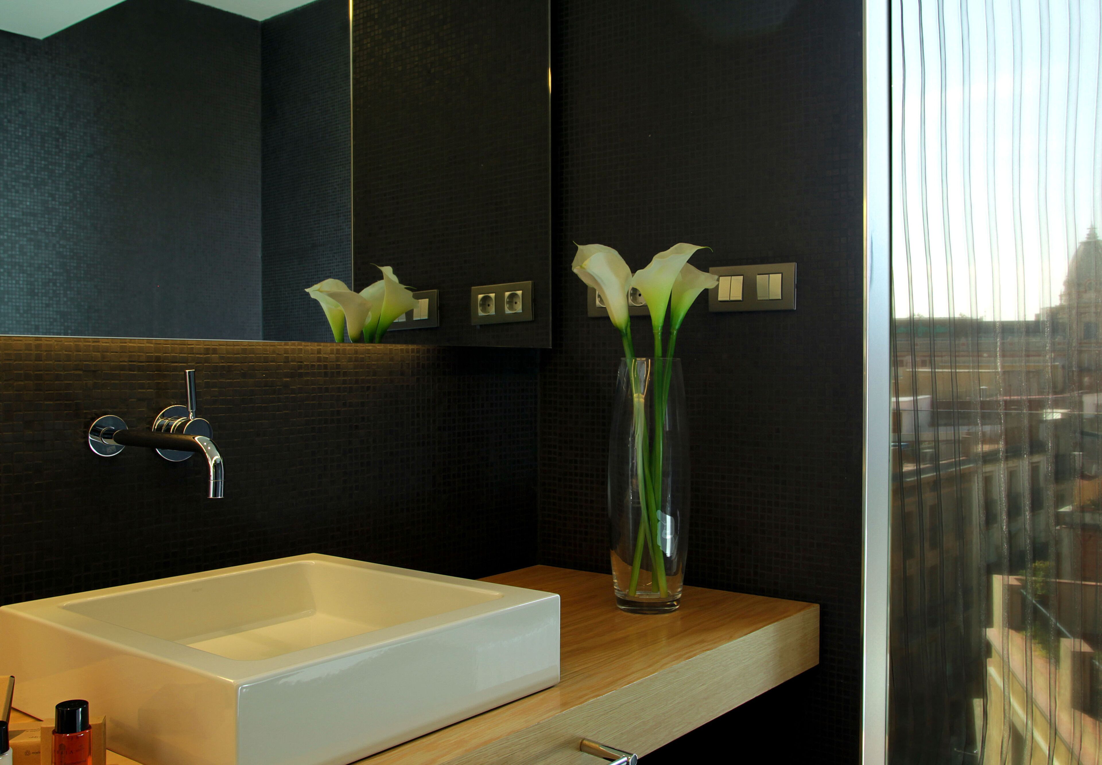 Standard Room | Egyptian cotton sheets, premium bedding, down comforters, minibar