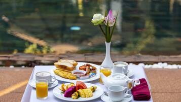 Se sirven desayunos, almuerzos, cenas y brunch