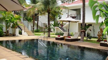 Outdoor pool, pool umbrellas